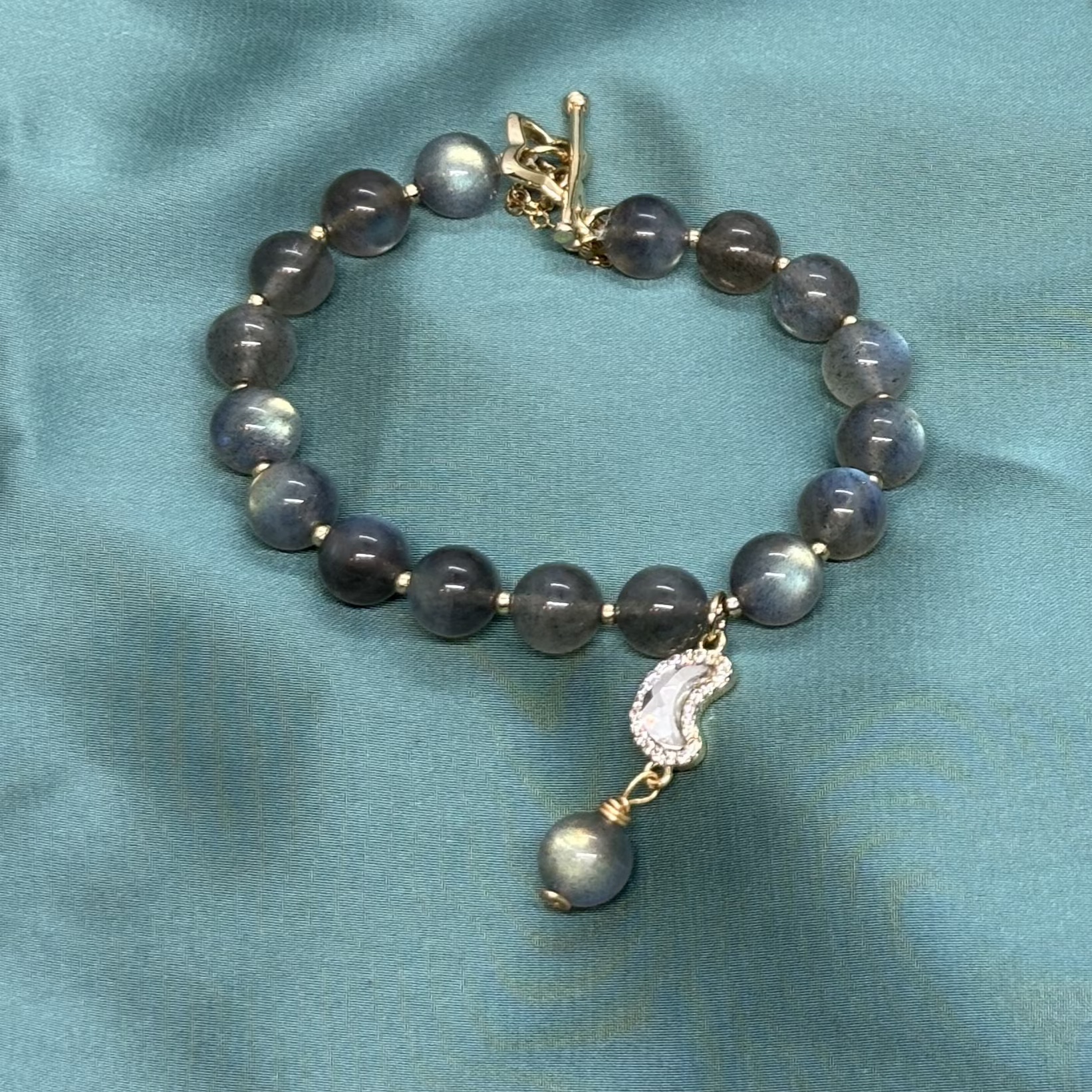 Moon Bracelets with 18K Gold and Labradorite - GAIA Global