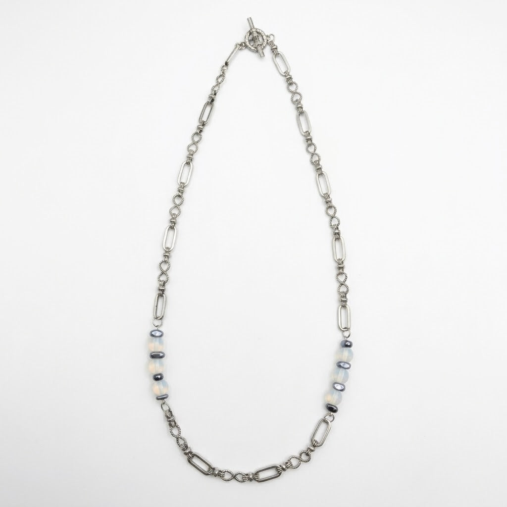 قلادة حجر القمر
