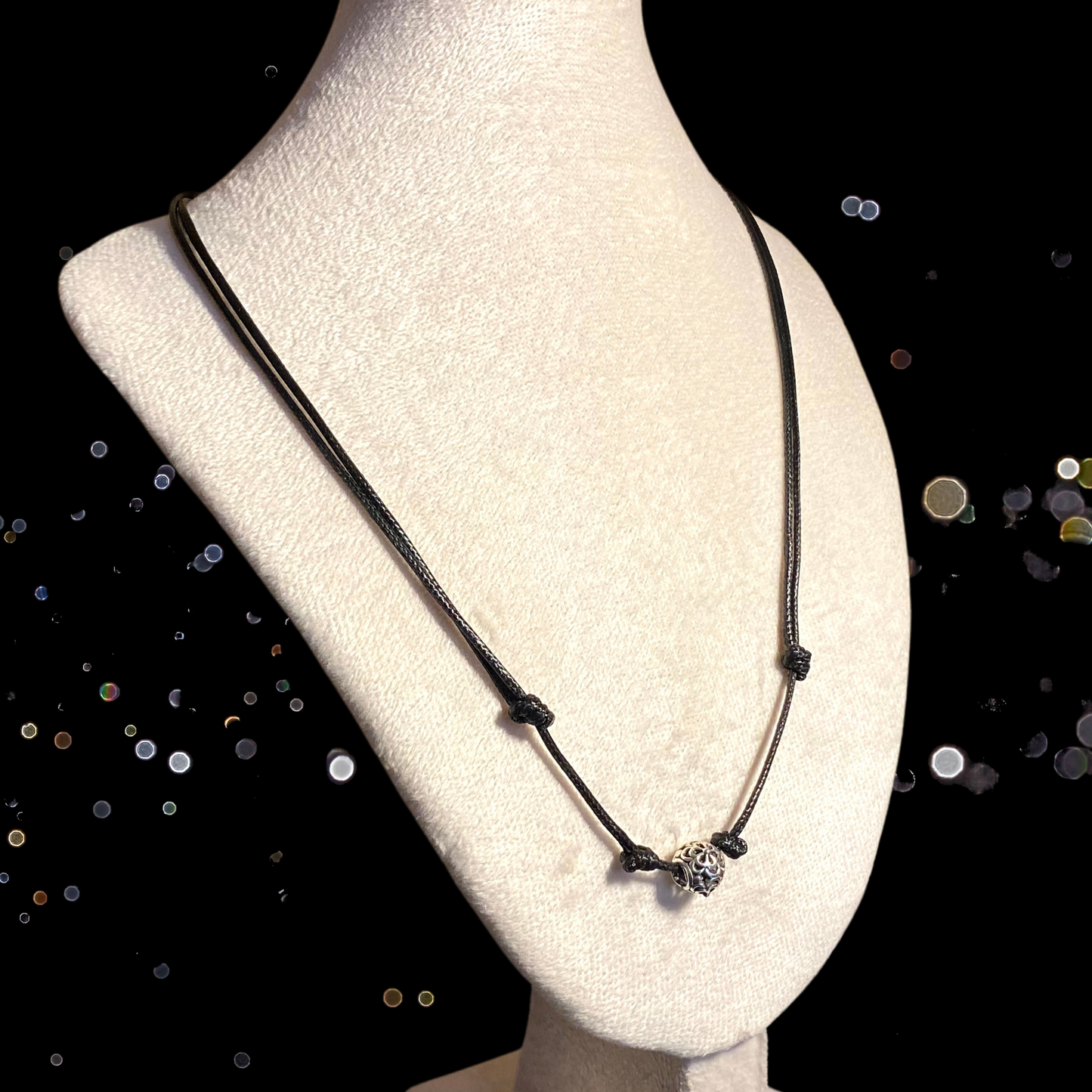 Adoptez l'élégance avec le collier en agate noire