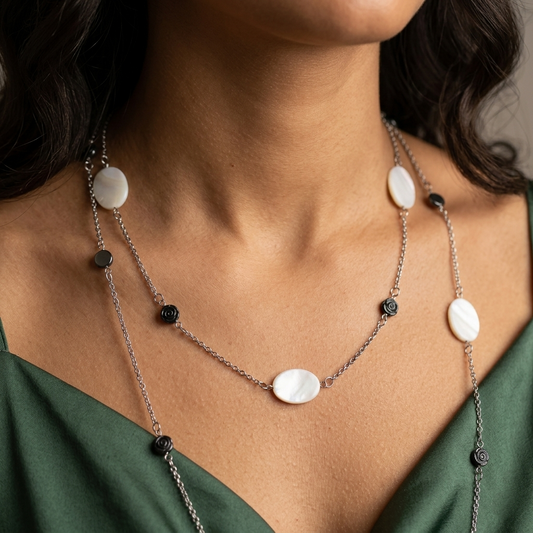 Shell Noir Long Necklace