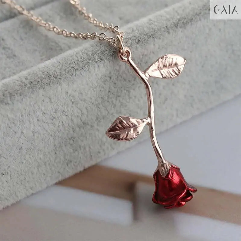 Enchanted rose necklace