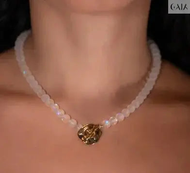 How to Wear Jewelry: 5 Classic and Trendy Rules - GAIA