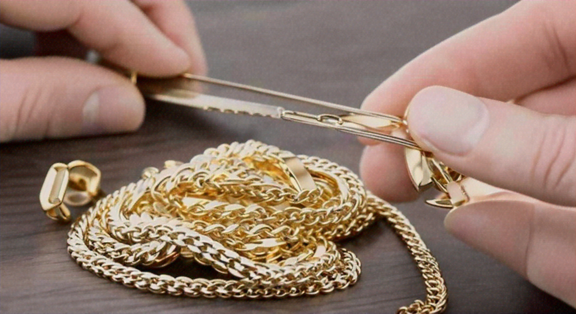 How to Keep Your Gold-Plated Stainless Steel Jewelry Sparkling: Expert Tips for Longevity