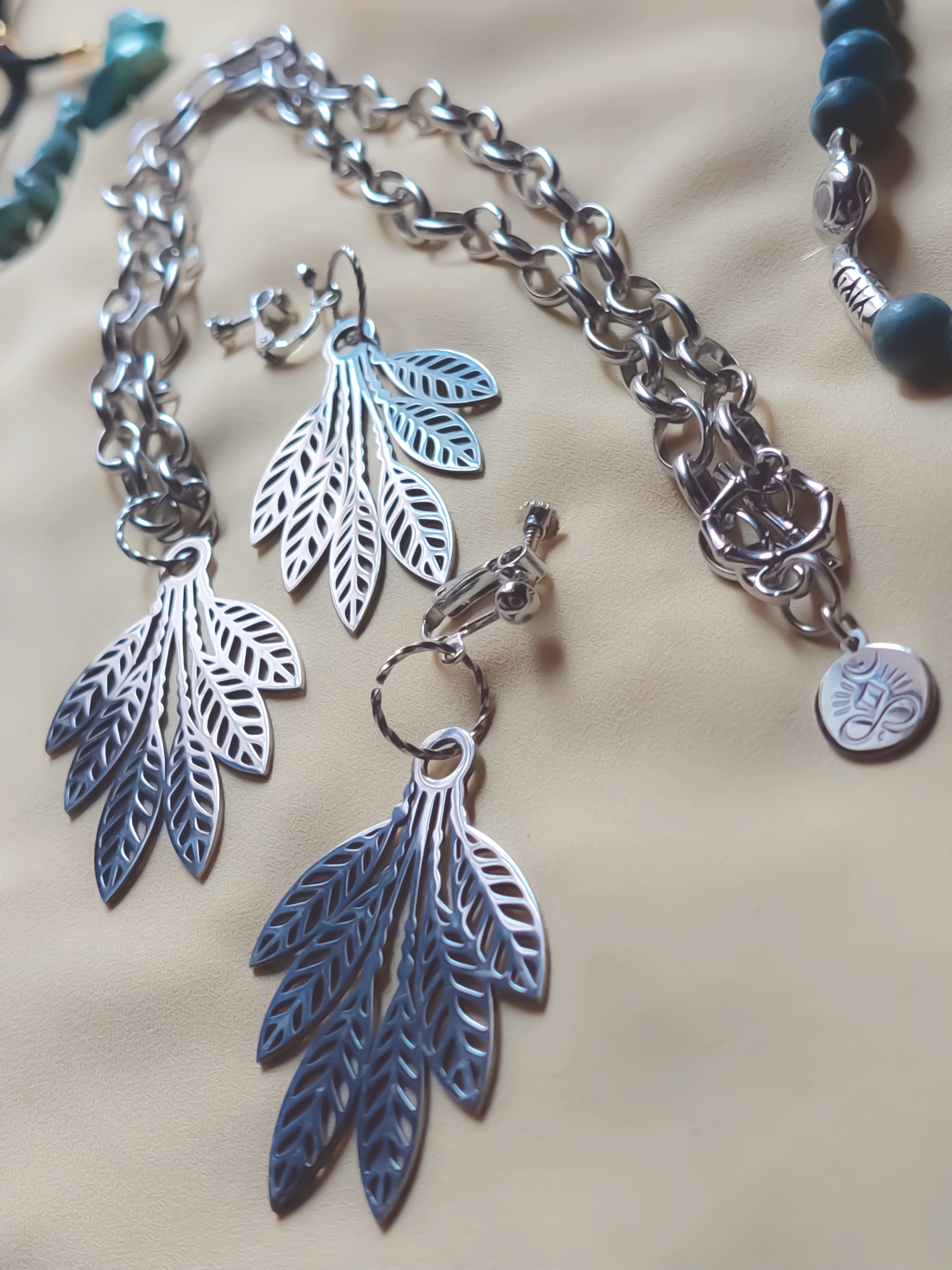 Elegant Leaf Set Necklace & Earrings in White Gold - GAIA