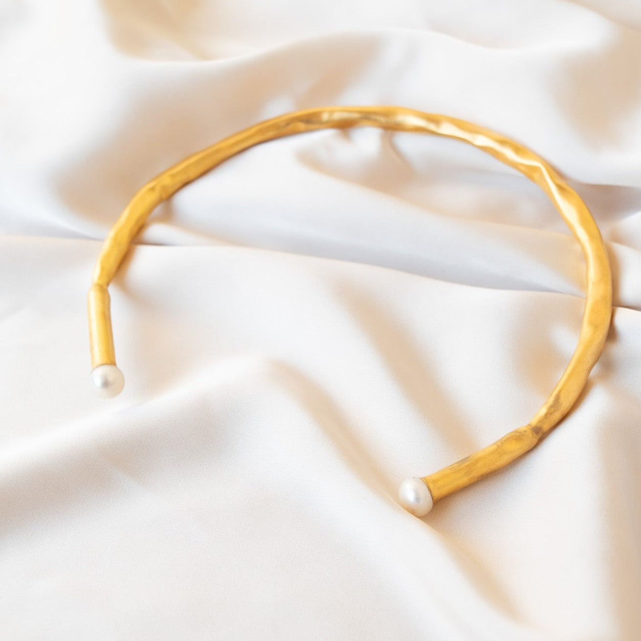 GOLD TONE PIPE WITH NATURAL PEARL - Necklaces - GAIA