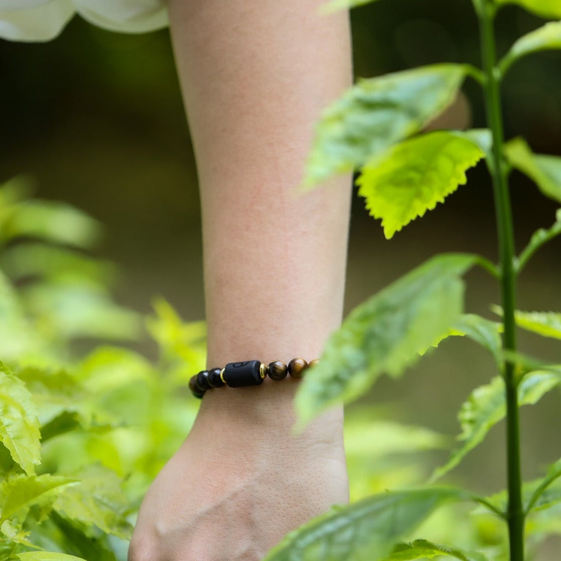 Blue tiger eye bracelet