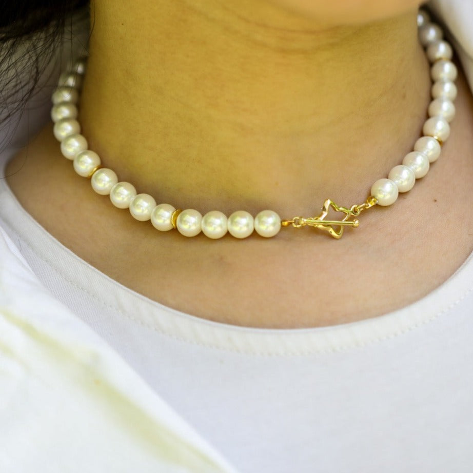 White Glass Pearl Shape Necklaces