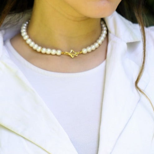 White Glass Pearl Shape Necklaces