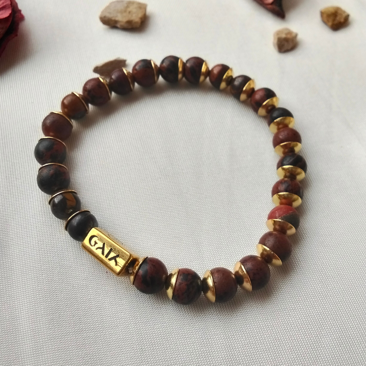 سوار من خشب الماهوجني