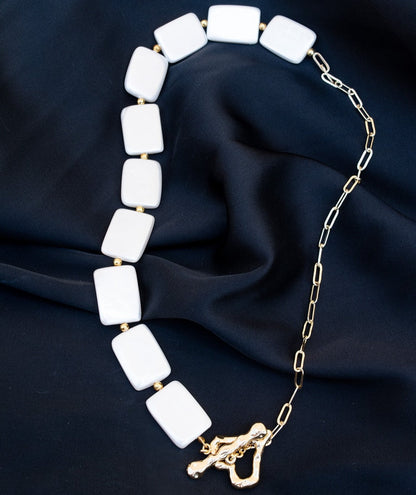 Unveil Your Radiance with the Seashell gold pendant - Necklaces - GAIA