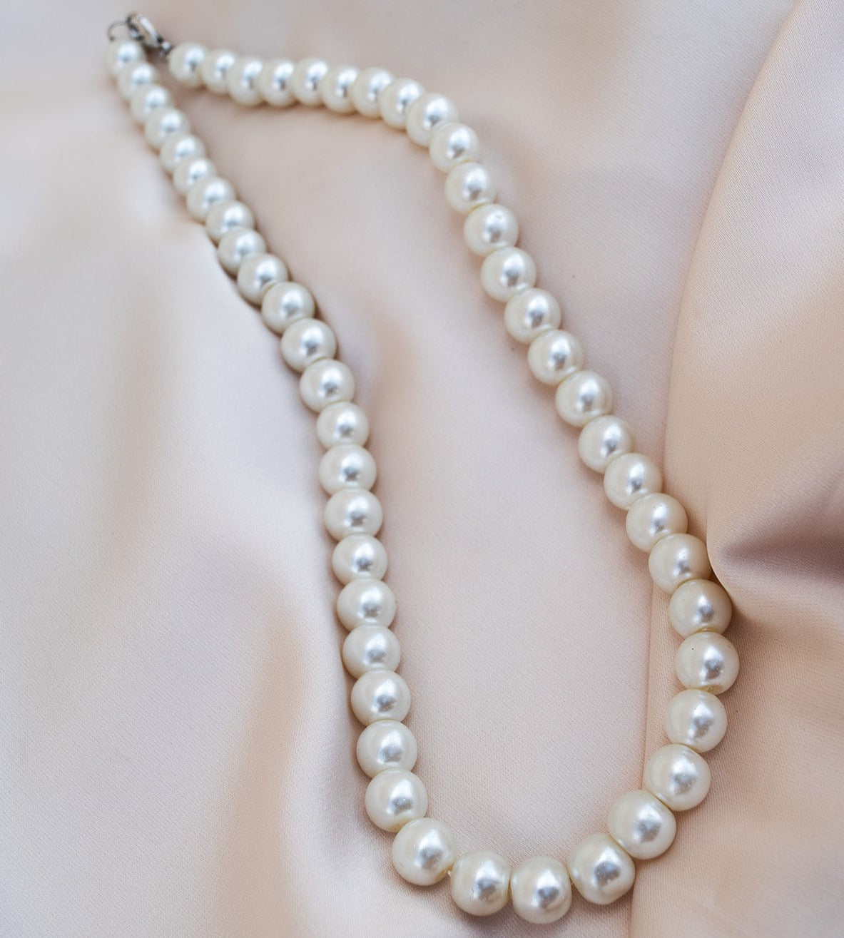 White Glass Shape big pearl necklace