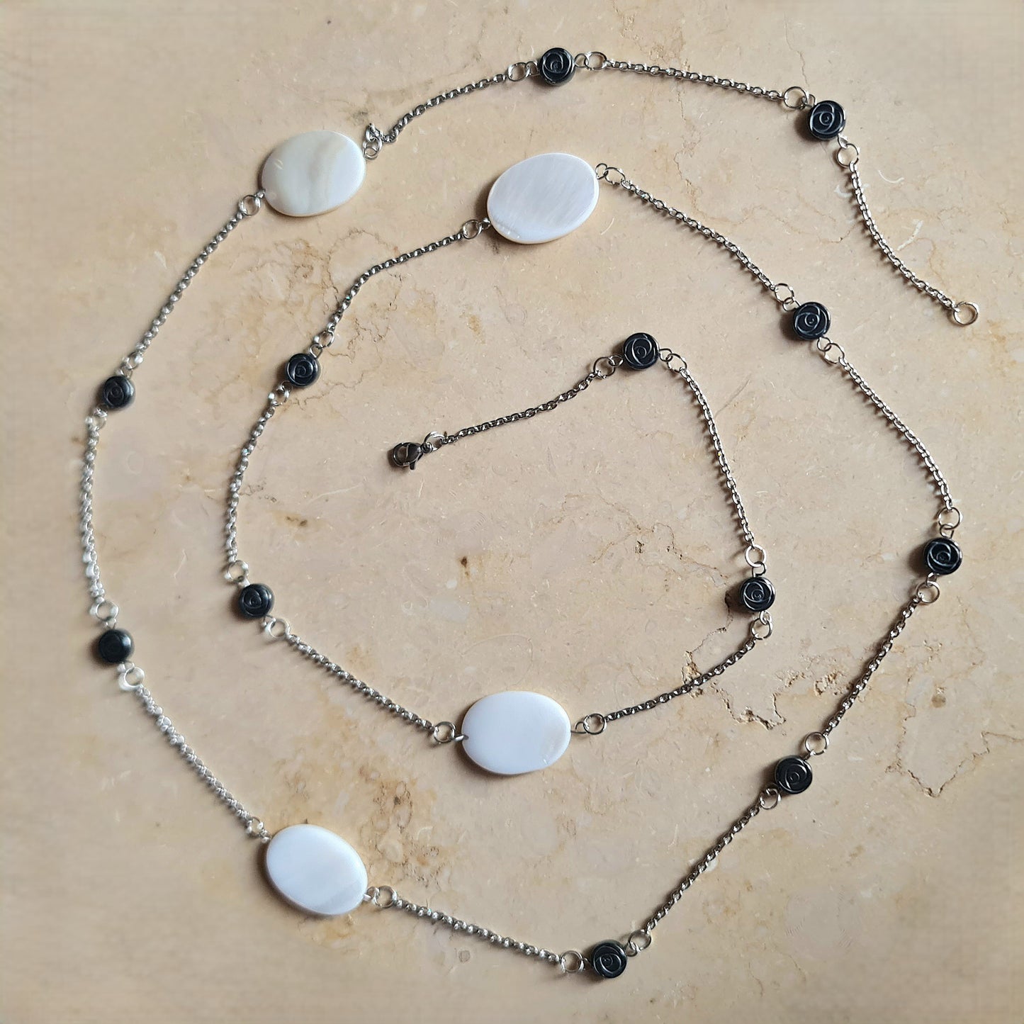 Shell Noir Long Necklace