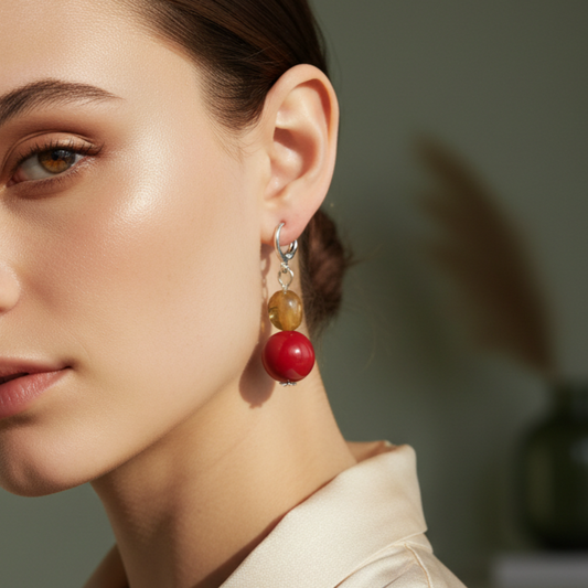 الأقراط القرمزية