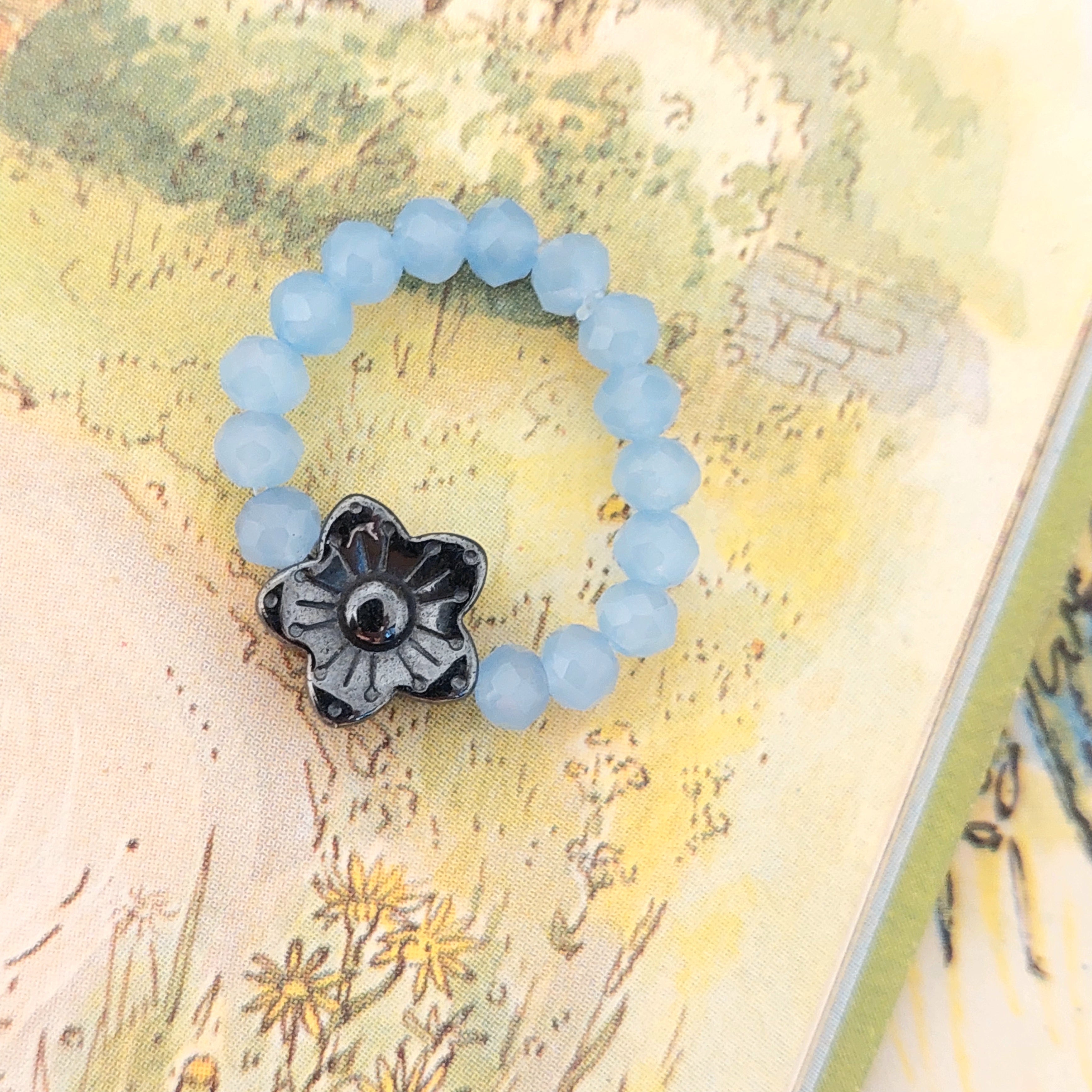 Bague en perles naturelles