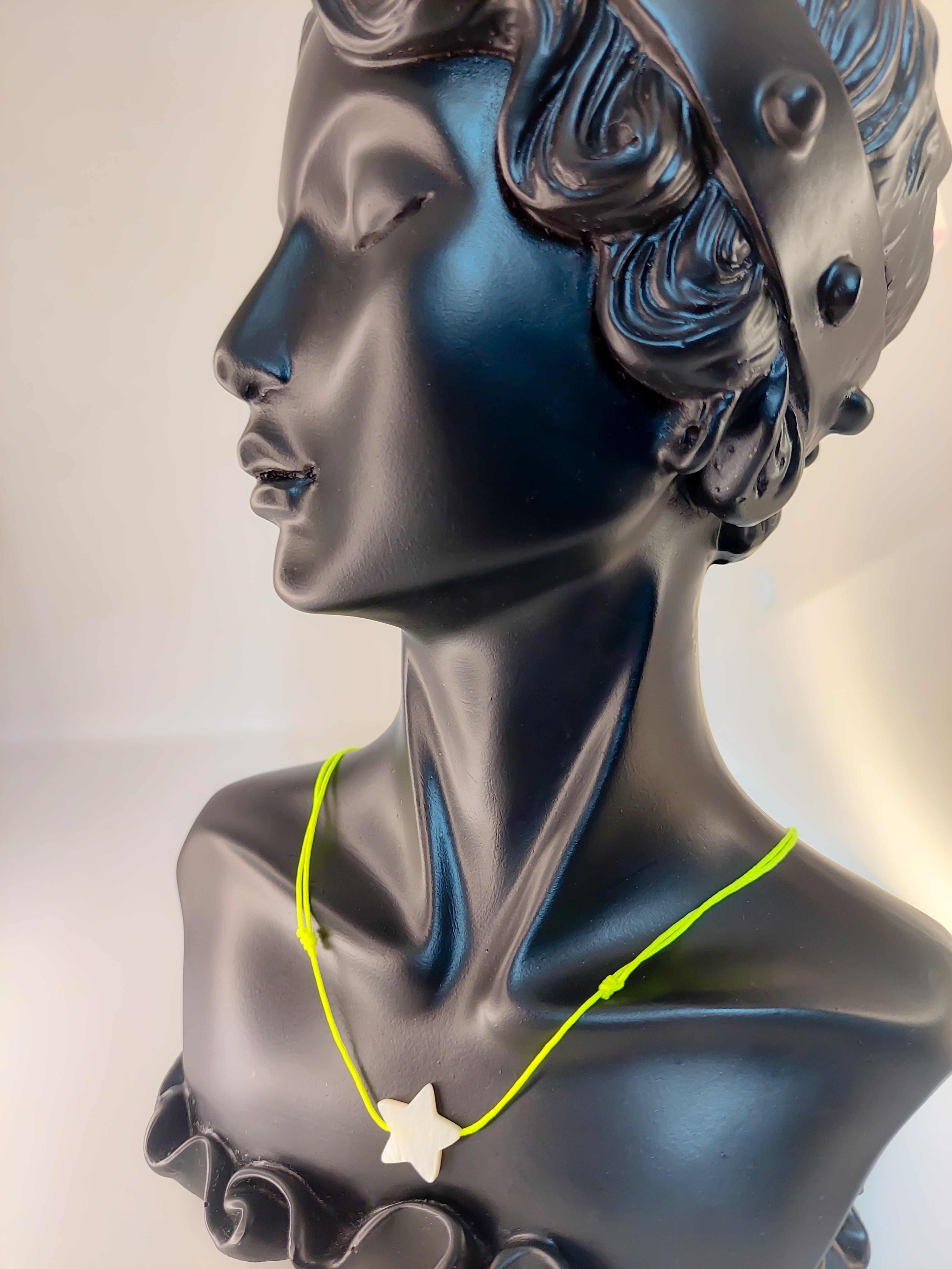 Collier en malachite jaune