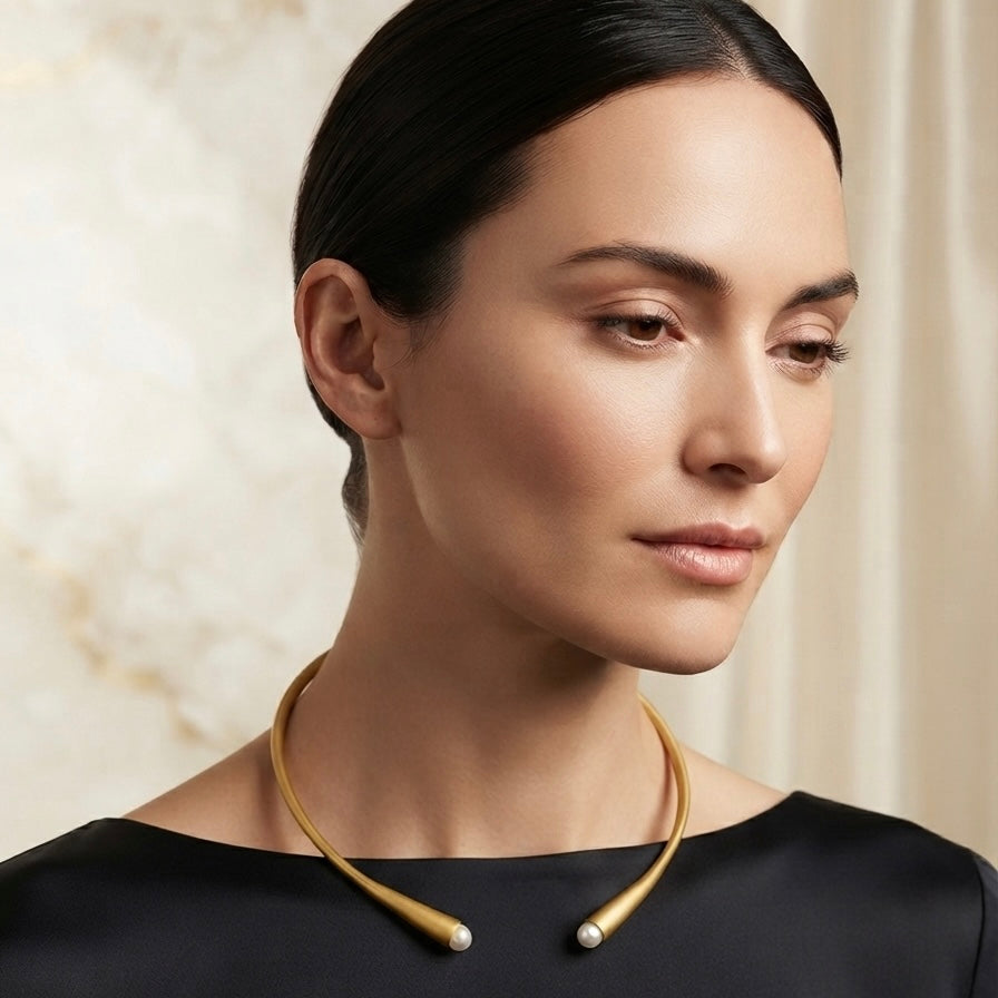 Aurelia Arc Necklace